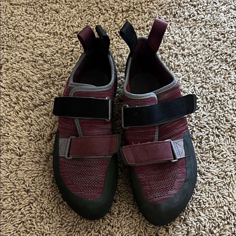 Black Diamond Momentum Climbing Shoes - Burgundy and Black